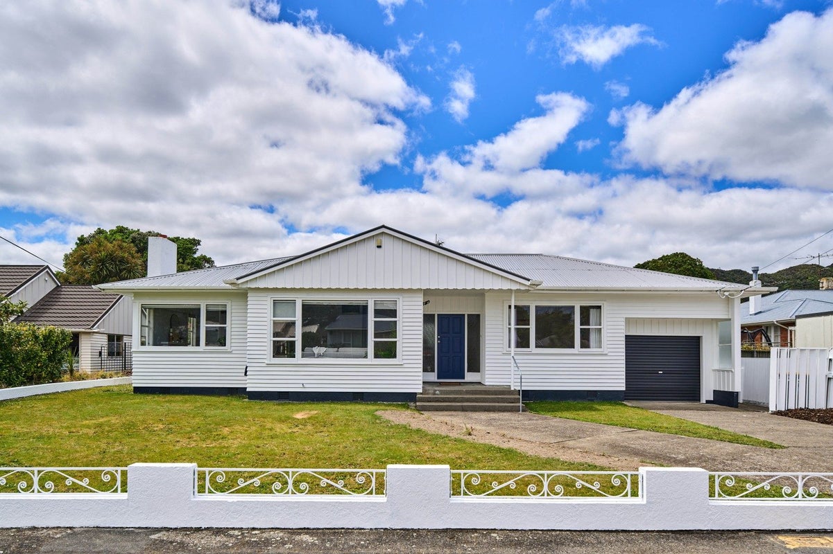 7 Beecham Grove, Epuni, Lower Hutt - Carousel 1