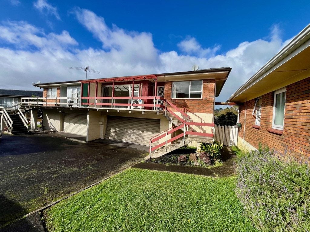 3/8 Pamela Place, New Lynn, Auckland - Carousel 13