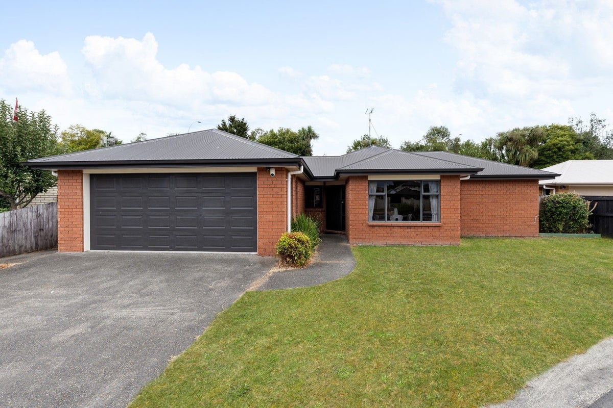 50 Nielsen Gardens, Rototuna, Hamilton - Carousel 1