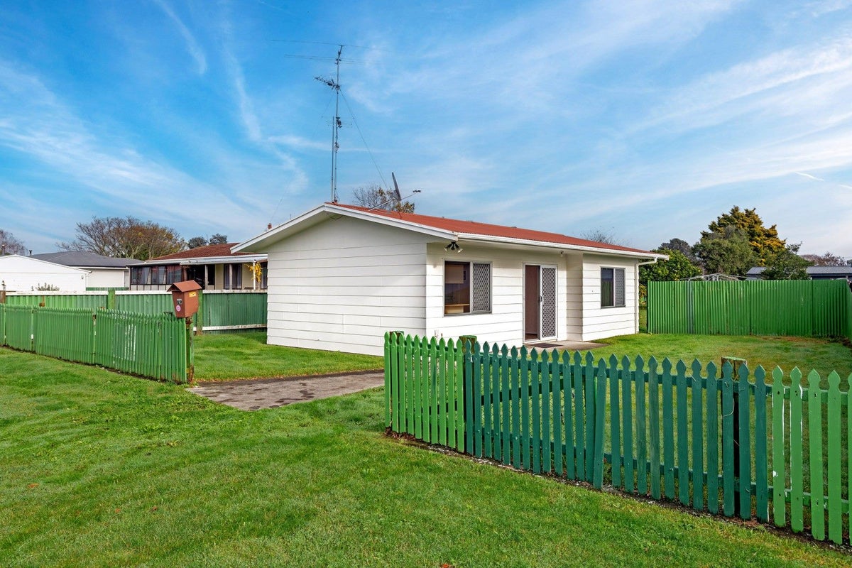 19 Haldane Street, Elgin, Gisborne - Carousel 18