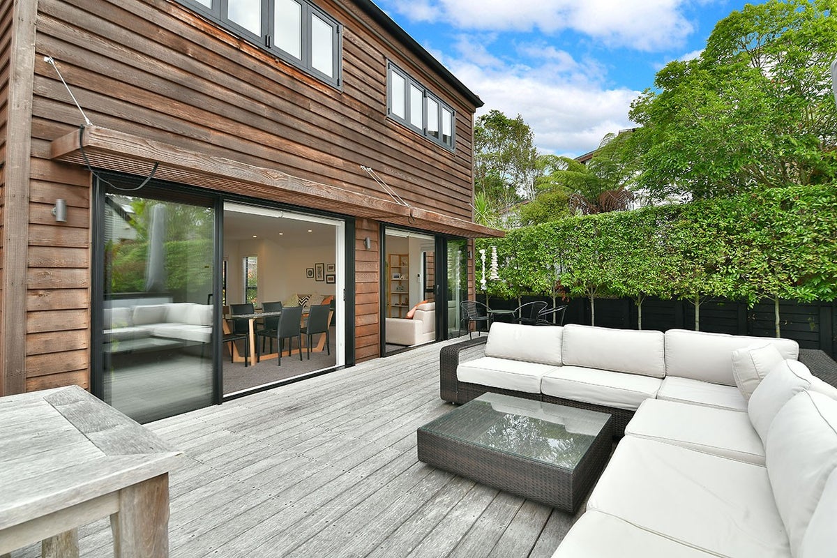 7 Tree Fern Trail, Campbells Bay, Auckland - Carousel 1