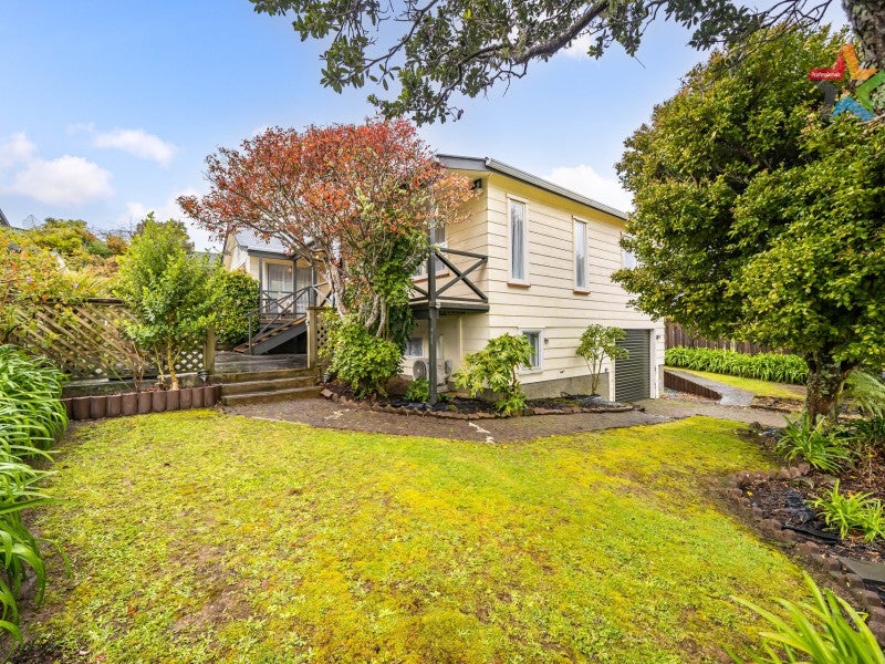 28 Mossburn Grove, Kelson, Lower Hutt - Carousel 1