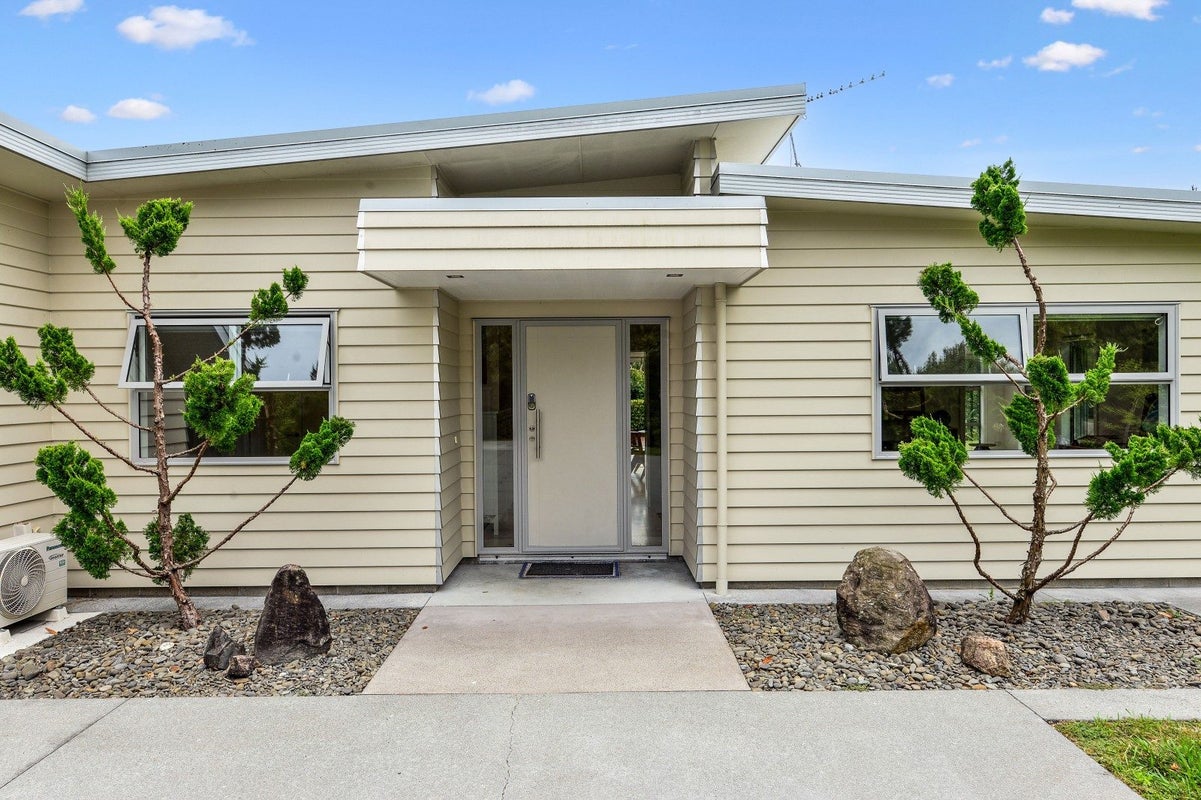 23 Bentley Rise, Flagstaff, Hamilton - Carousel 1