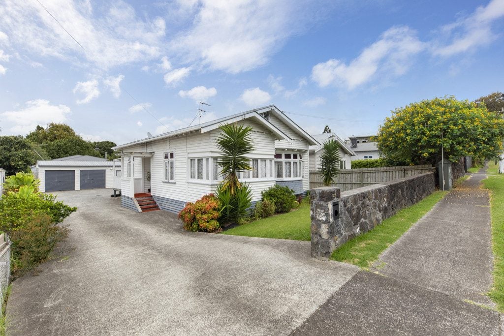 129 Mount Smart Road, Onehunga, Auckland - Carousel 1