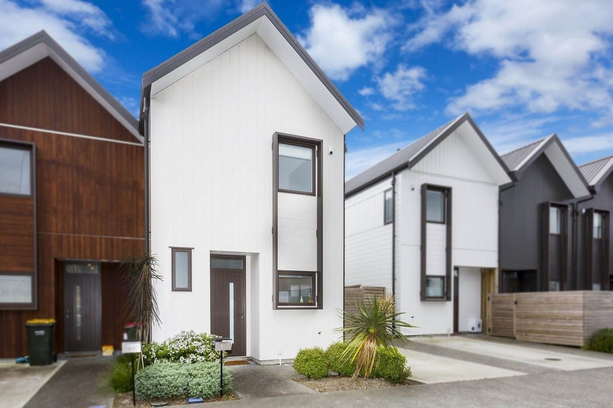 31 Ron Deal Way, Epuni, Lower Hutt - Carousel 1