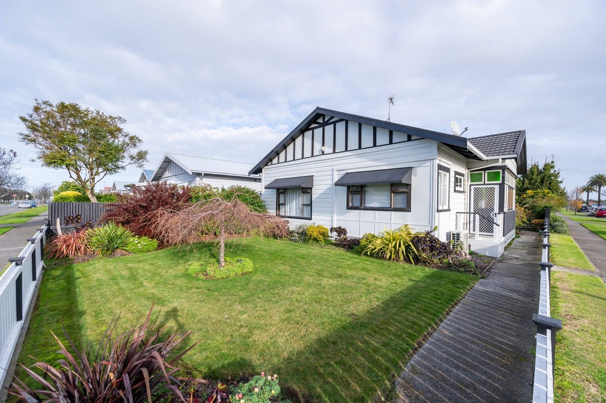 96 Vigor Brown Street, Napier South, Napier - Carousel 1