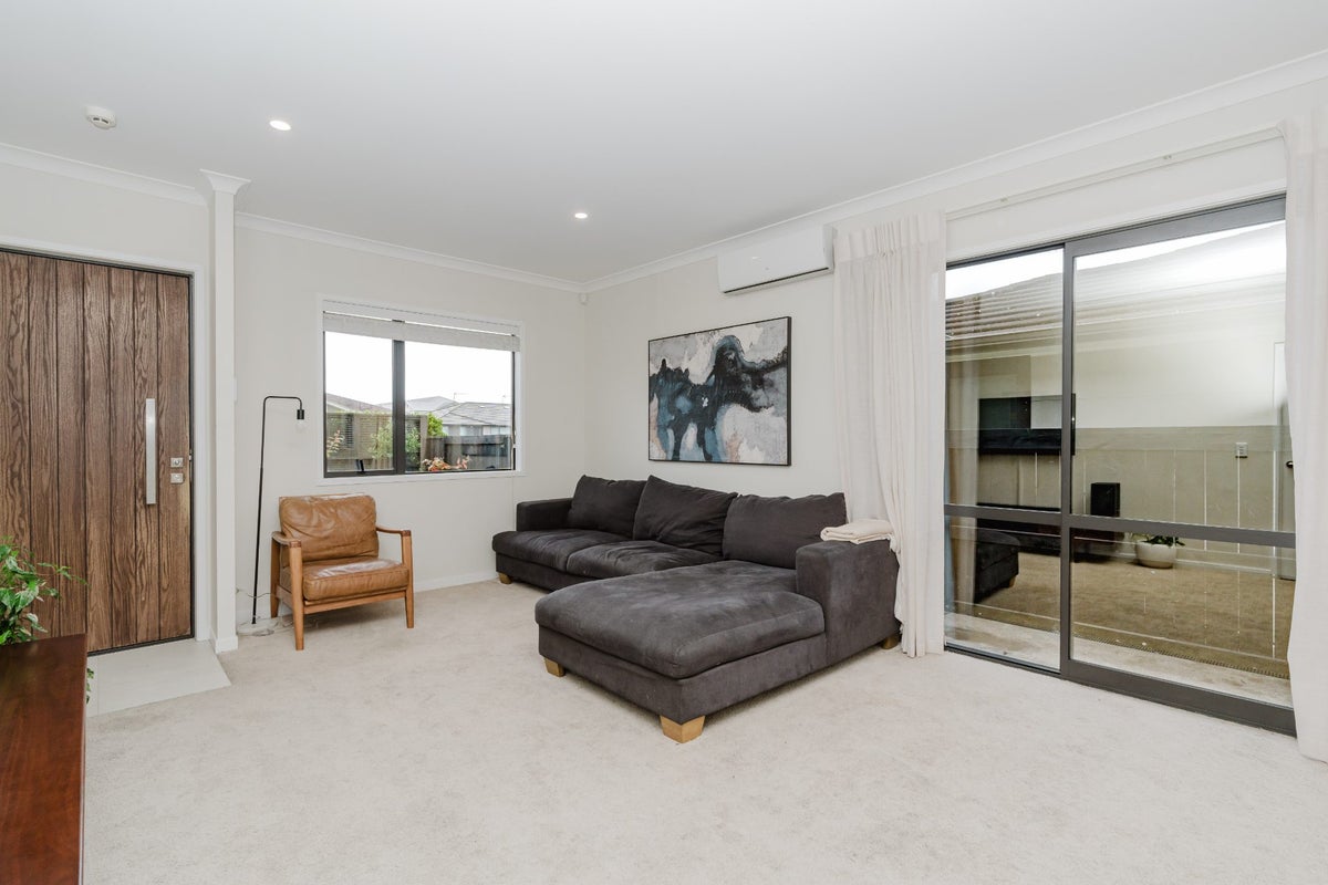 5A Yanicks Crescent, Fitzroy, Hamilton - Carousel 2