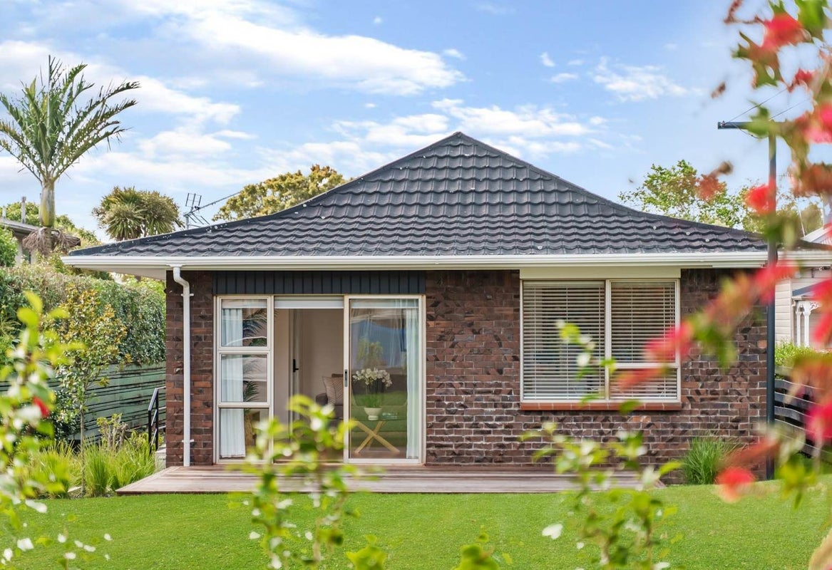 14A Garland Road, Greenlane, Auckland - Carousel 1