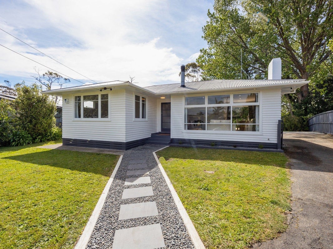 11 Keitha Place, Glenview, Hamilton - Carousel 1