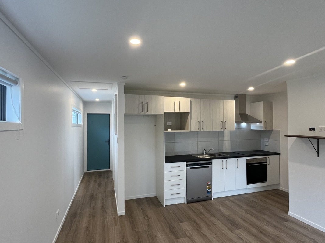 12 Denbigh Place, Awapuni, Palmerston North - Carousel 2