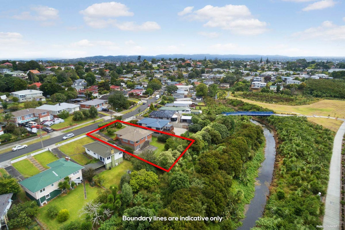 182 Methuen Road, New Windsor, Auckland - Carousel 2
