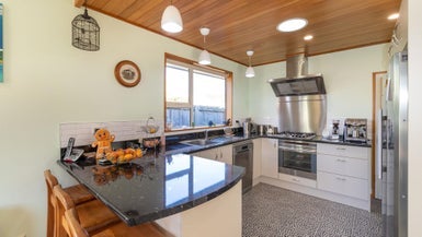 127 North Taieri Road, Abbotsford, Dunedin - Carousel 1
