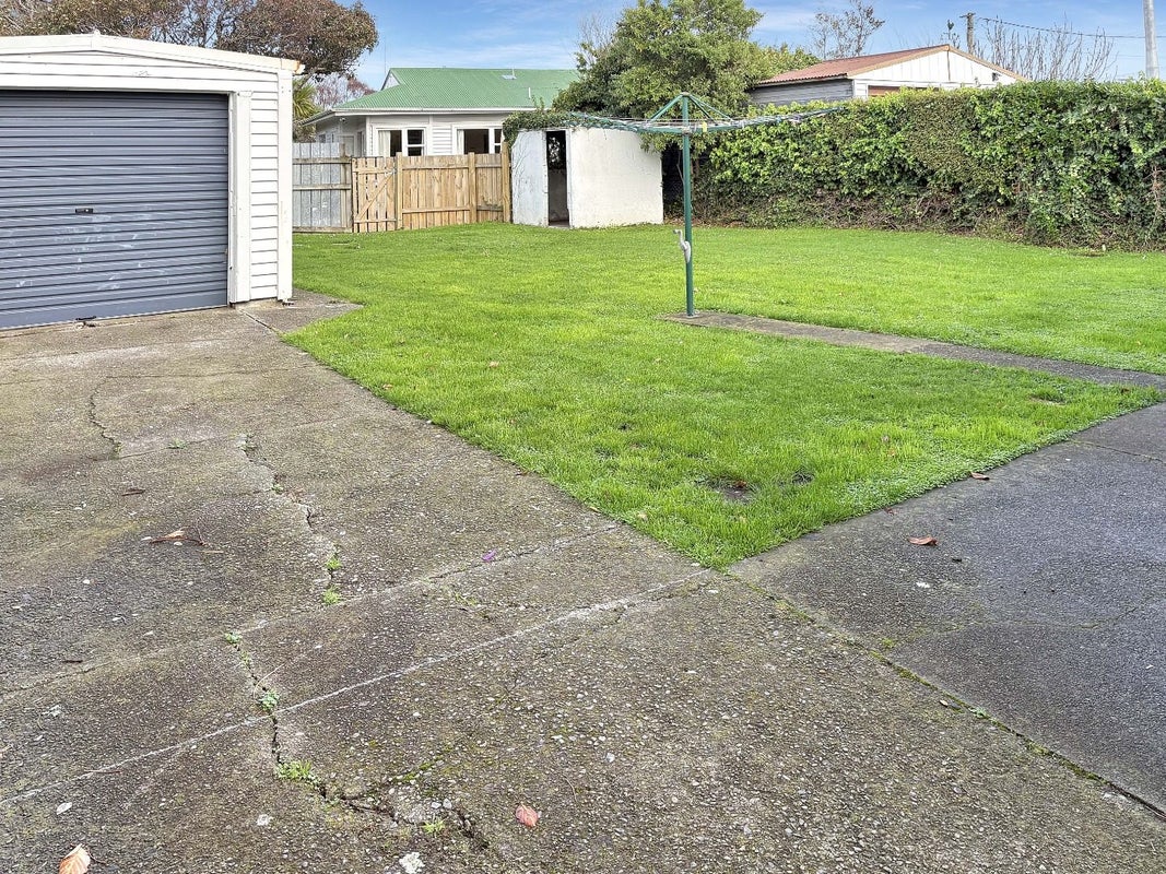 2 Rumgay Street, Fairfield, Lower Hutt - Carousel 9