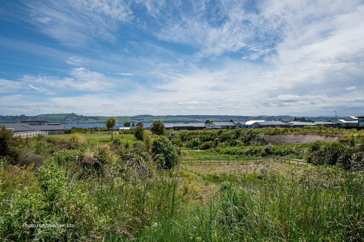 9 Poroporo Way, Wharewaka, Taupo - Carousel 21