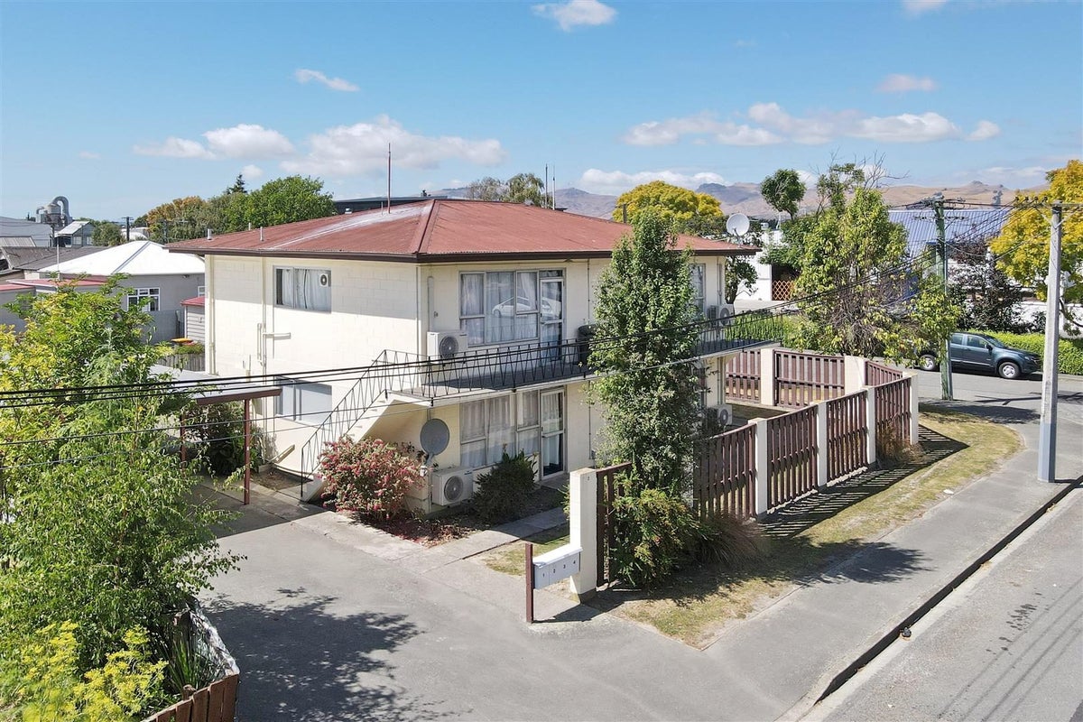 3/2 Raglan Street, Phillipstown, Christchurch - Carousel 1