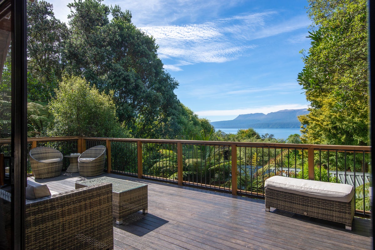 19 Te Toroa Drive, Lake Tarawera, Rotorua - Carousel 2