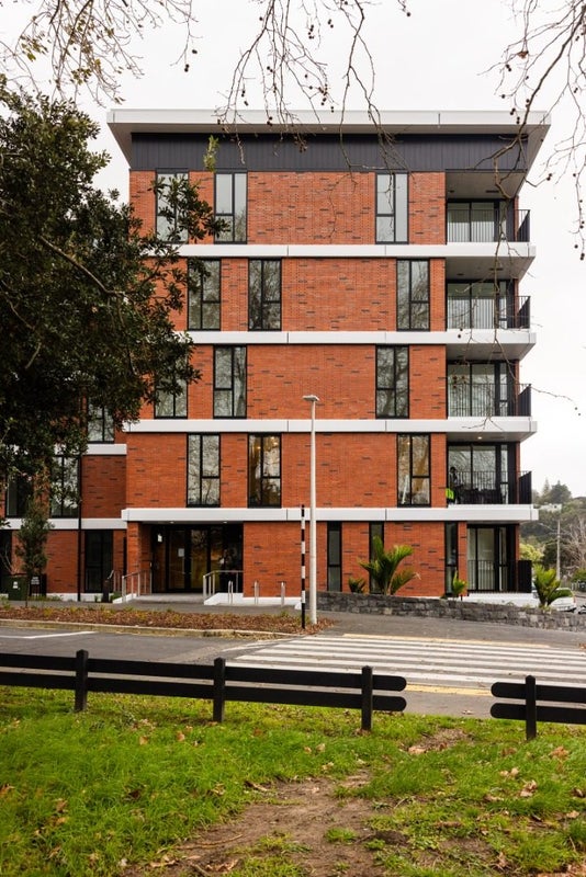 406/2 Grahame Breed Drive, Three Kings, Auckland - Carousel 32