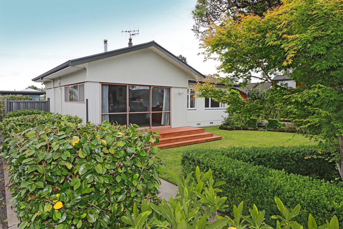 1252 Louie Street, Parkvale, Hastings - Carousel 1