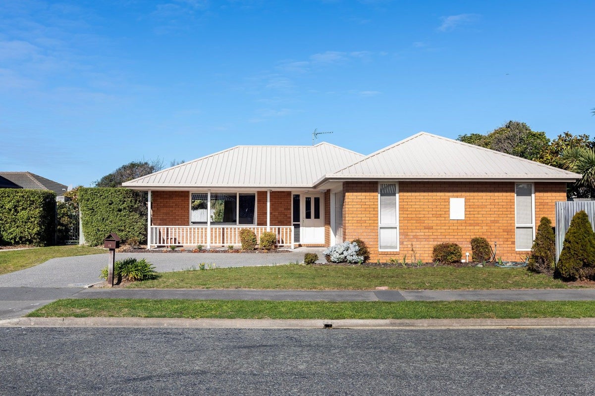 44 Orlando Crescent, Waimairi Beach, Christchurch - Carousel 2