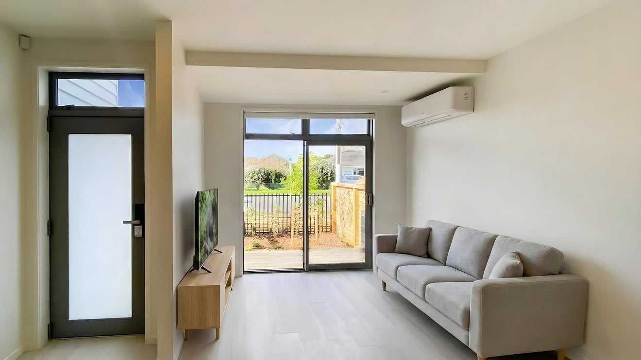 588D Te Atatu Road, Te Atatu Peninsula, Auckland - Carousel 2