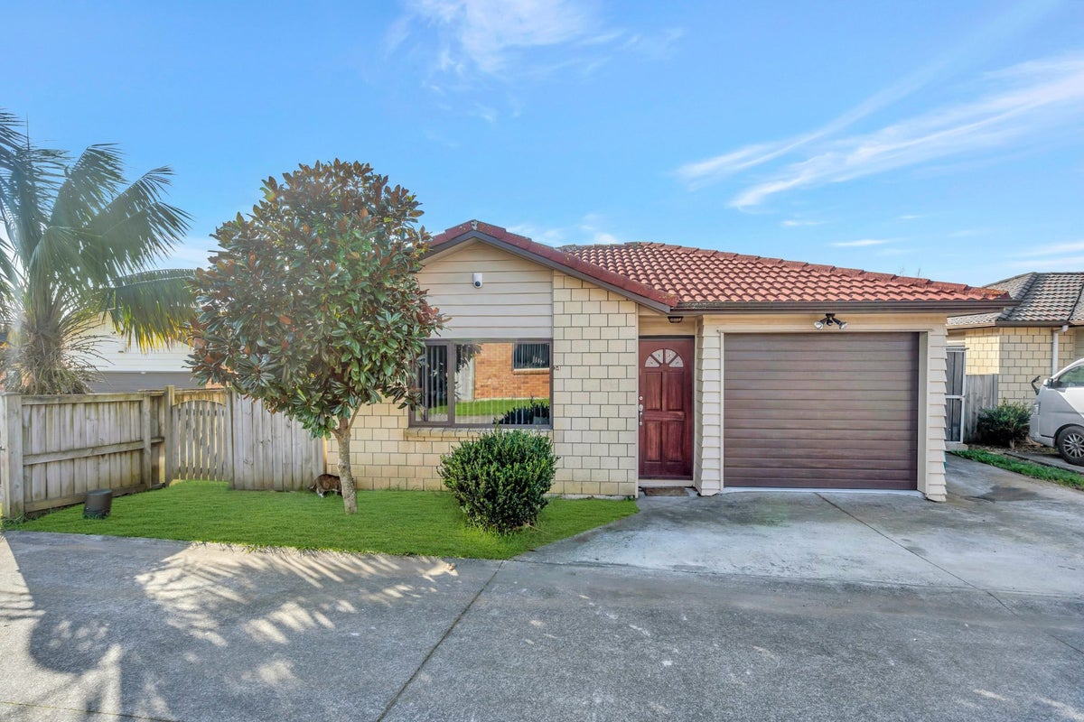 32B Gifford Road, Papatoetoe, Auckland - Carousel 1