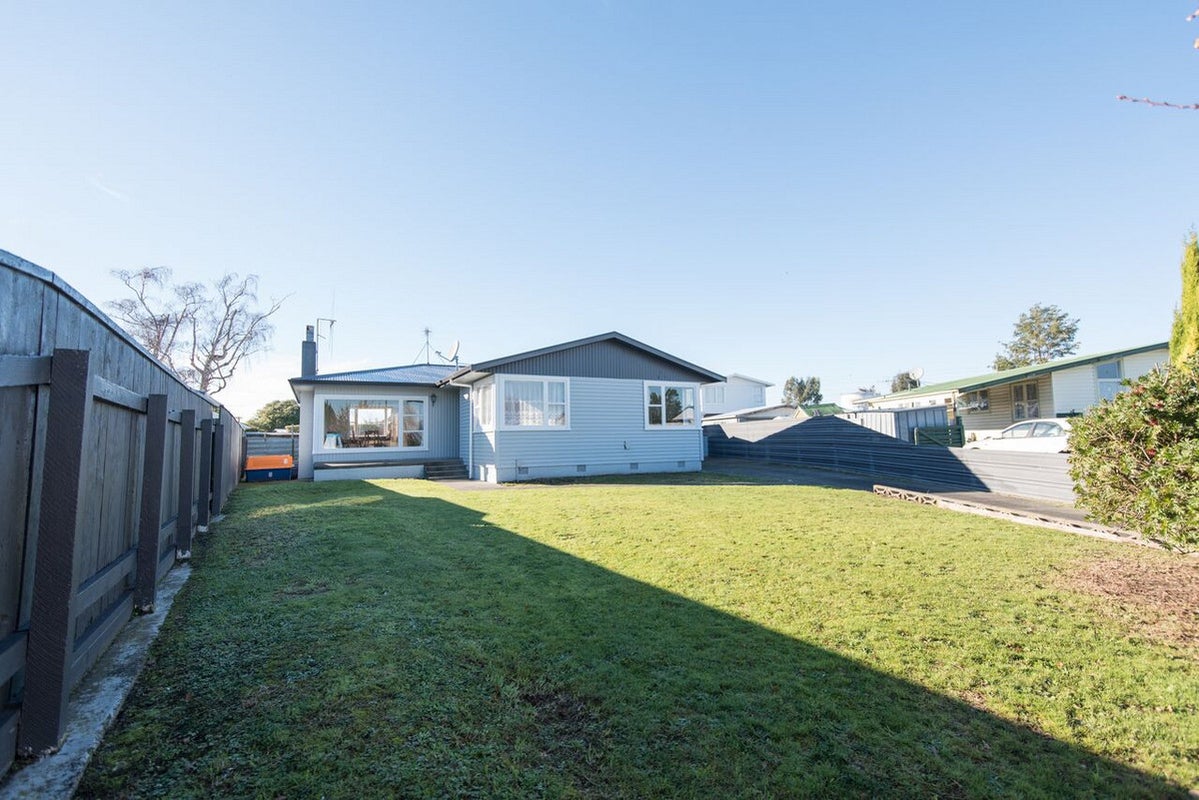 35 Seaforth Avenue, Milson, Palmerston North - Carousel 21