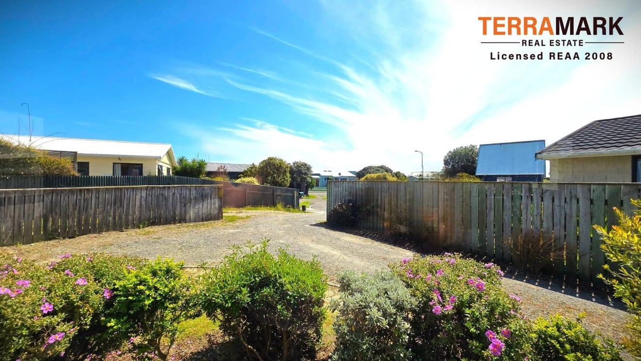 40 Simcox Street, Otaki Beach, Otaki - Carousel 13