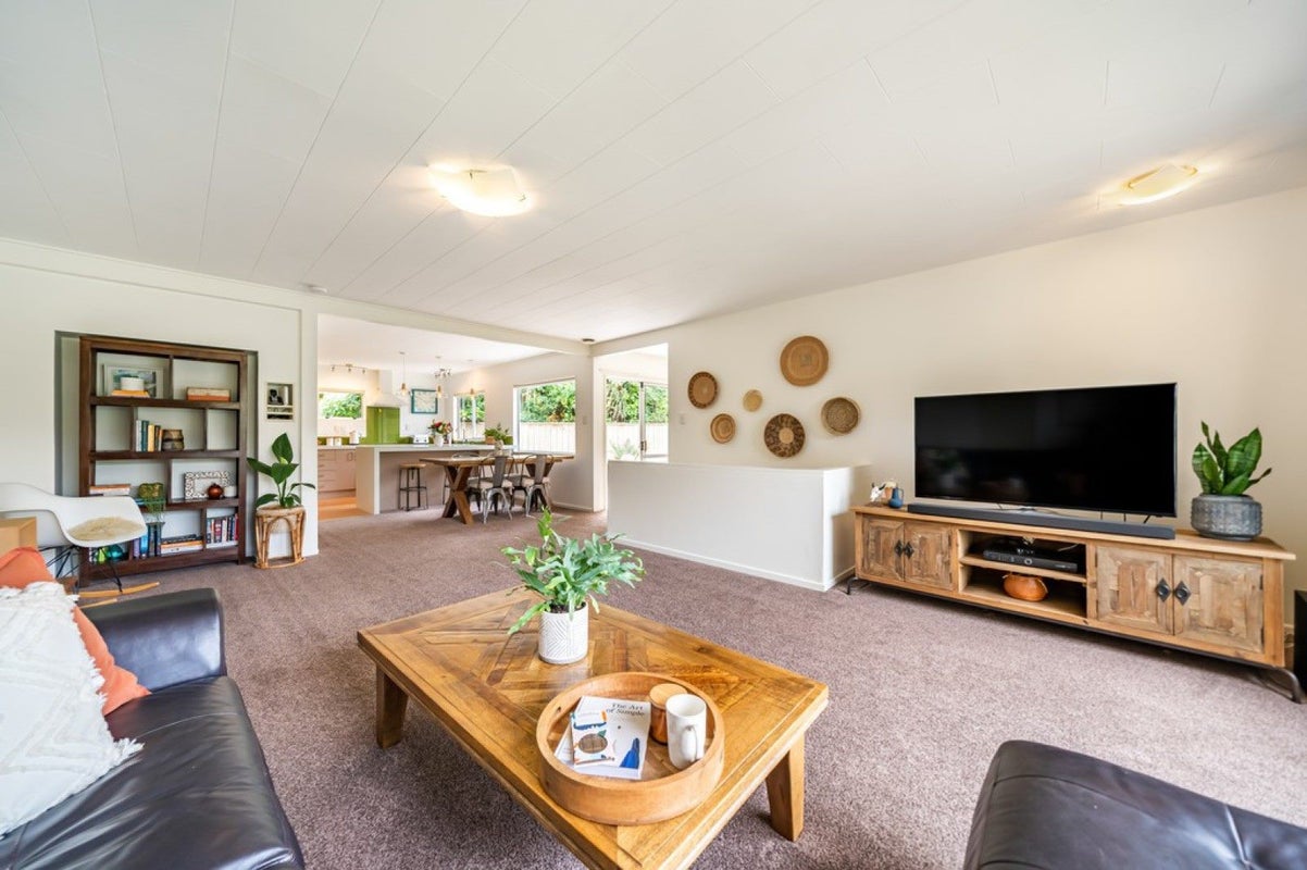 20A Raroa Place, Pukerua Bay, Porirua - Carousel 1