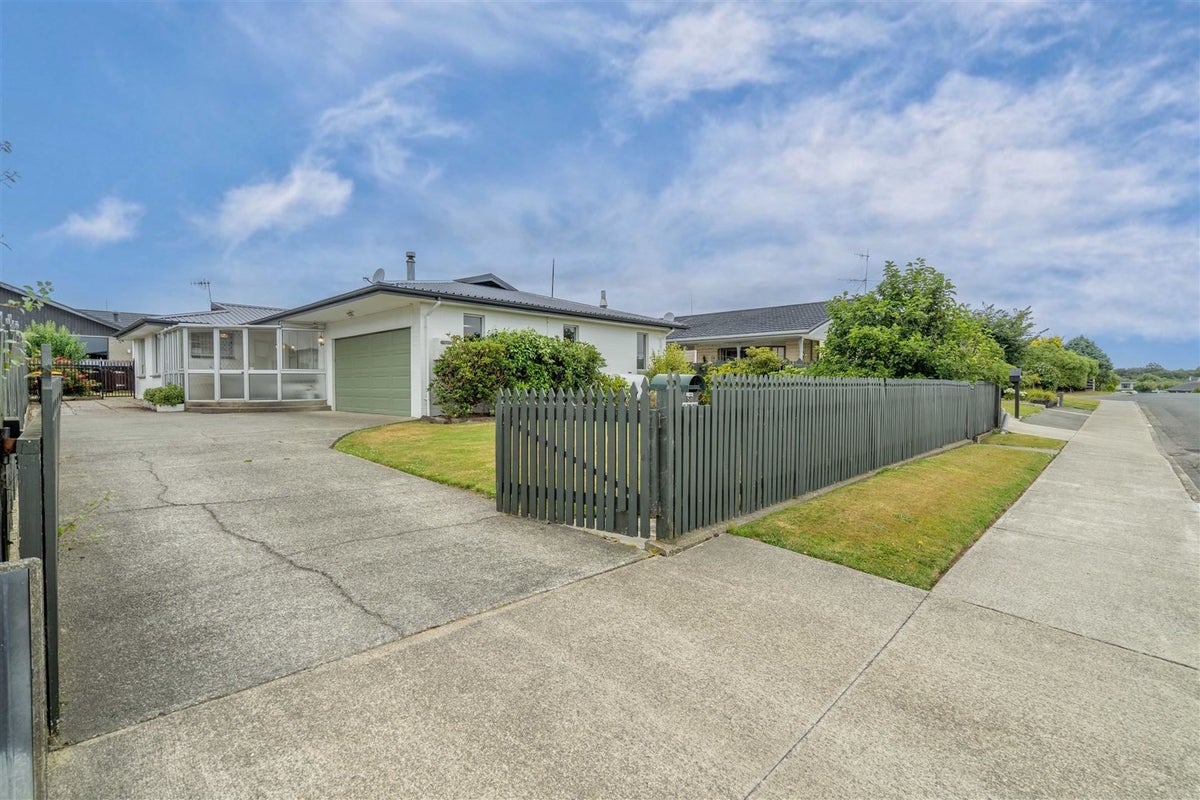 56 Kildare Drive, Waikiwi, Invercargill - Carousel 1