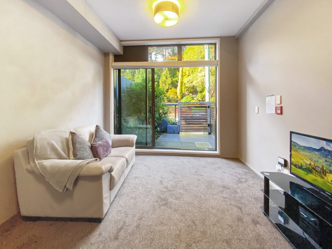 24B Glenmore Street, Thorndon, Wellington - Carousel 2