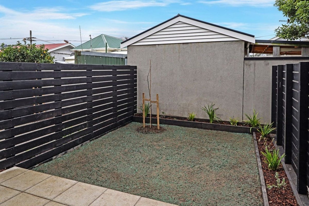 15C Cuba Street, Petone, Lower Hutt - Carousel 5