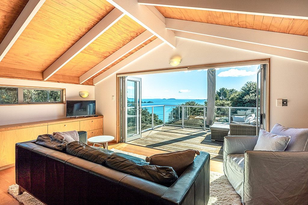 87 Queens Drive, Waiheke island, Waiheke - Carousel 1