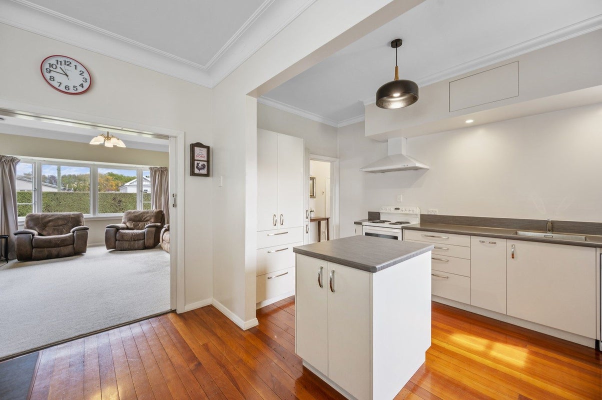 507 Frederick Street West, Mahora, Hastings, Hawke's Bay - Carousel 2