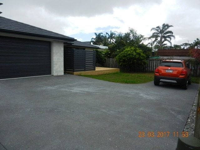 18 Bermuda Place, One Tree Point - Carousel 2