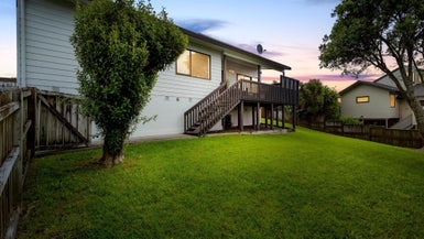 18 Ebony Place, Massey, Auckland - Carousel 1