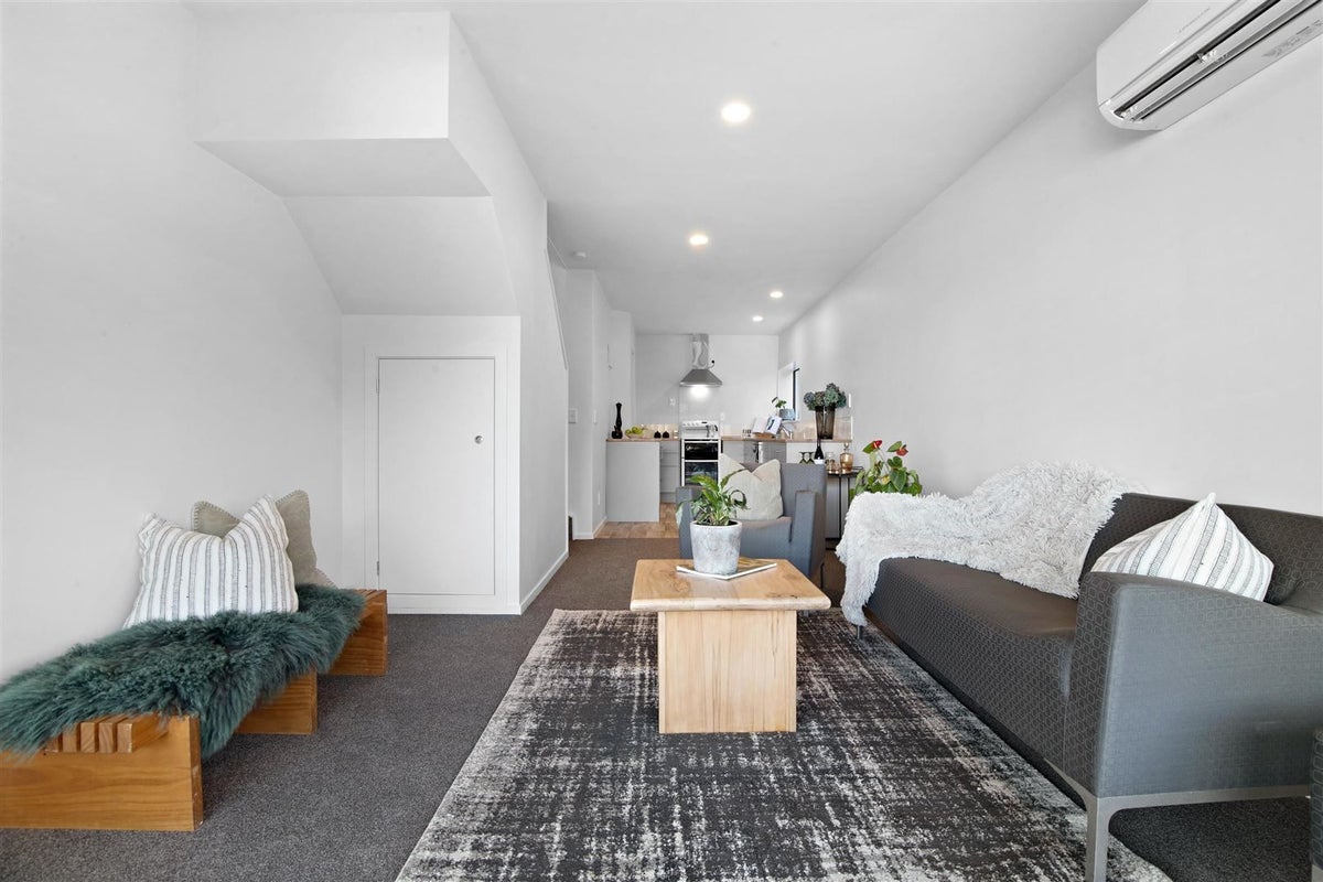 1/43 GOLDRIDGE WAY, FRANKTON RD, QUEENSTOWN - Carousel 2
