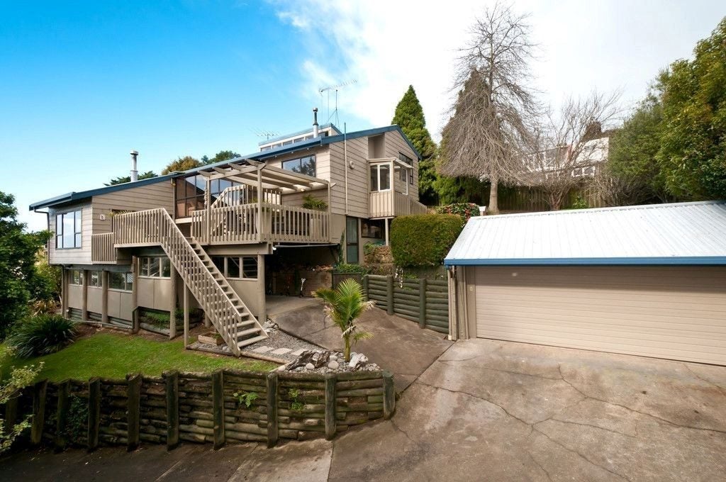 31 Oaktree Avenue, Browns Bay, Auckland - Carousel 1