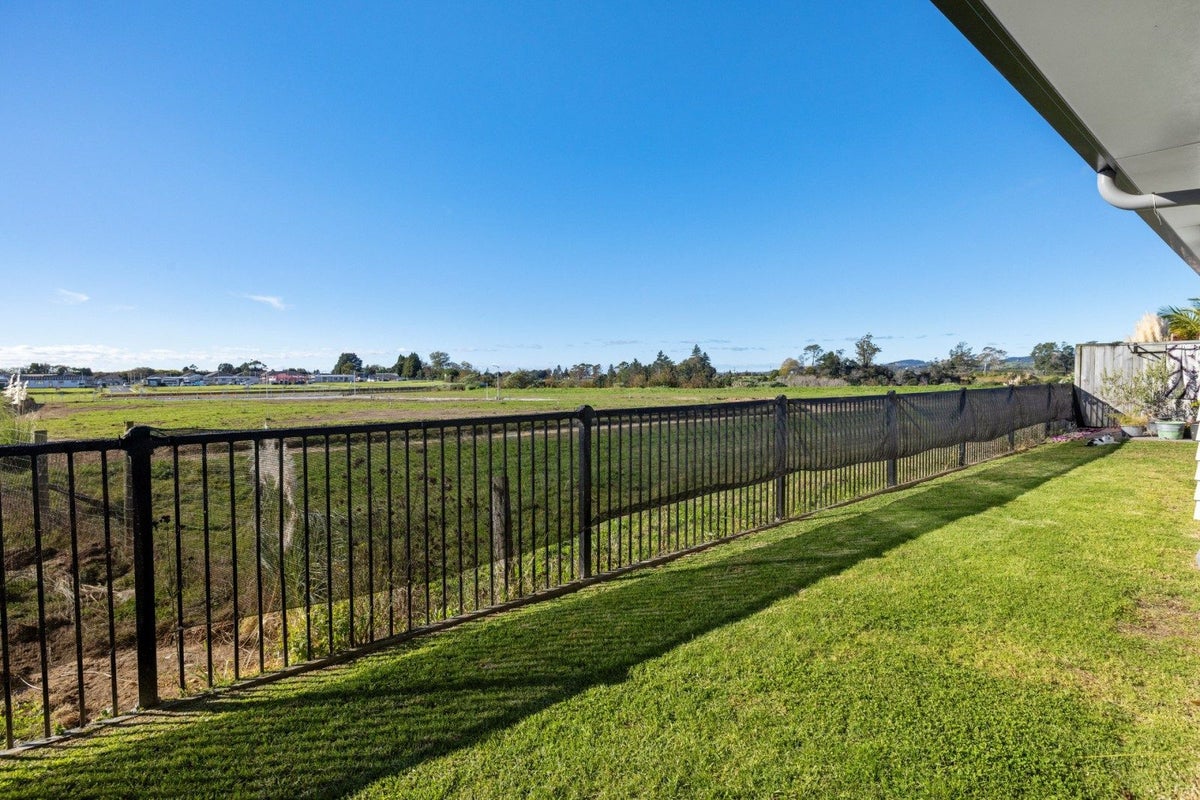 145 Penetaka Heights, Pyes Pa, Tauranga - Carousel 2