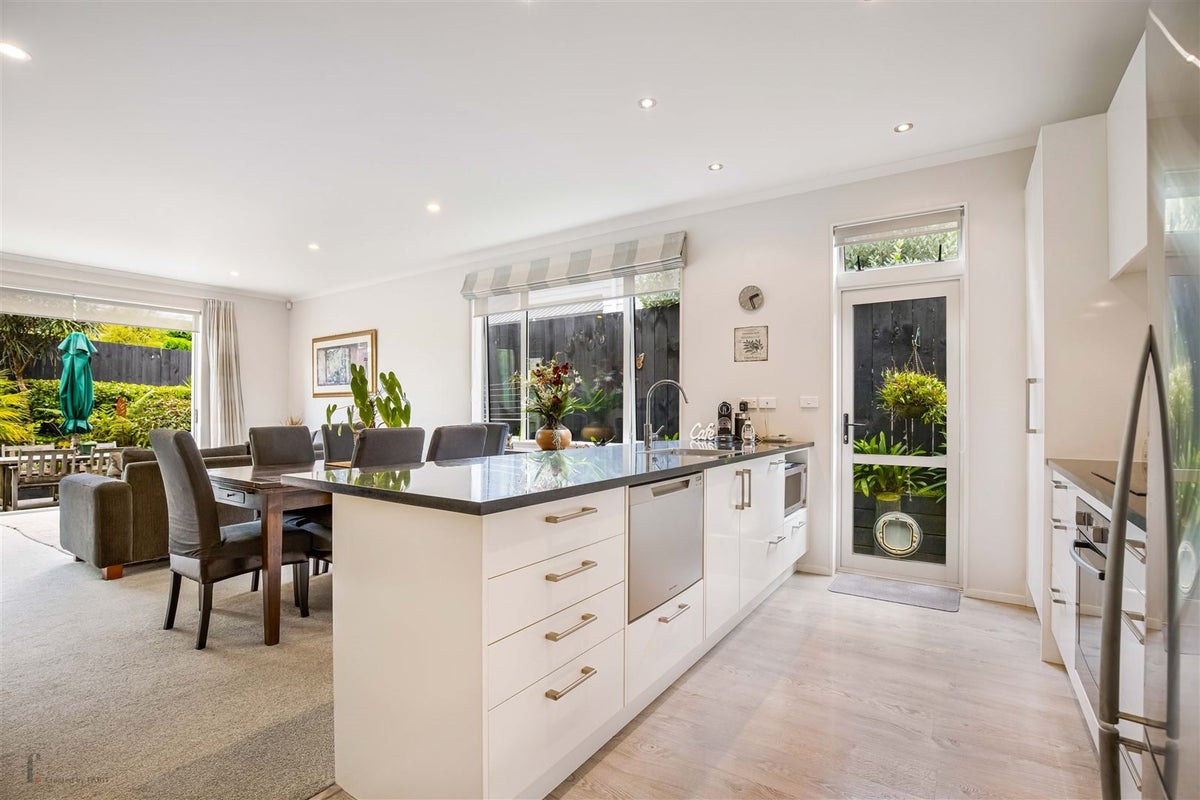 3 Waiarohia Place, Hobsonville, Auckland - Carousel 2