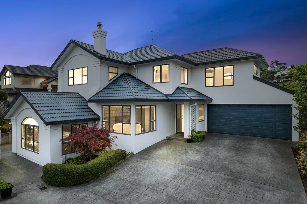 4 Ridley Green, Churton Park, Wellington - Carousel 1