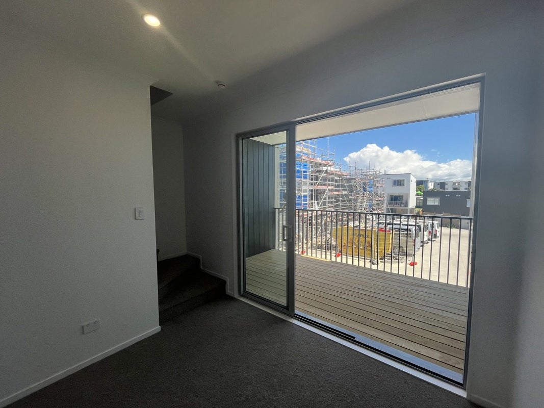 37 Ngae Place, Mangere East, Auckland - Carousel 11