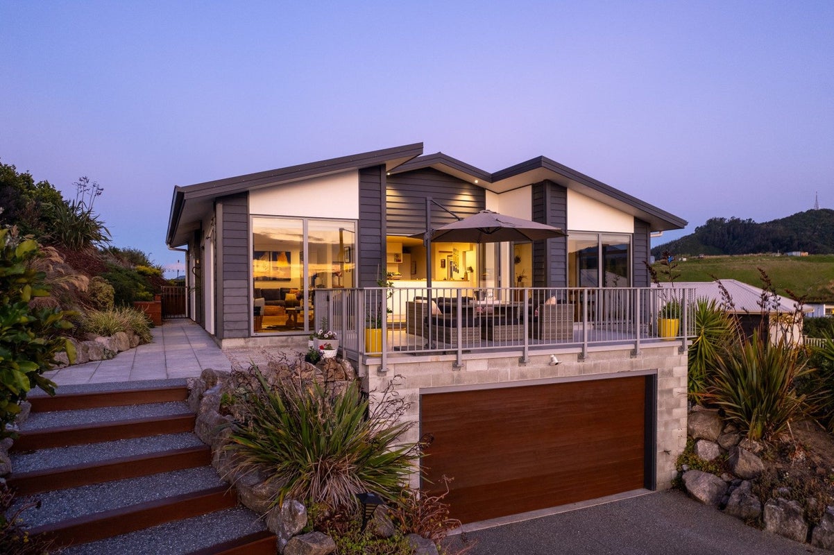 367 Princes Drive, Britannia Heights, Nelson - Carousel 2