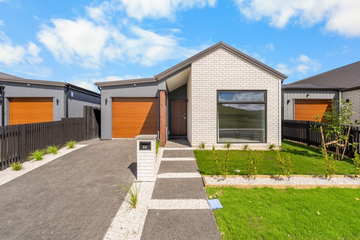 64 Overton Street, Rototuna North, Hamilton - Carousel 15