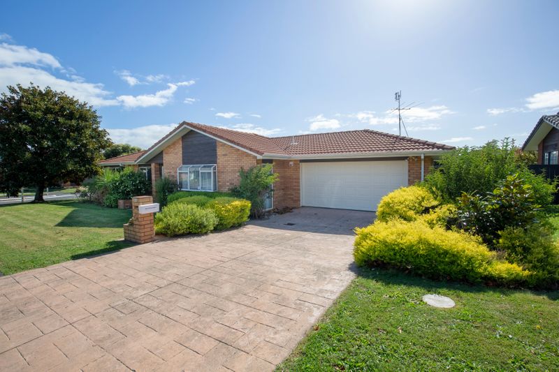 13 Huntington Drive, Huntington Park, Auckland - Carousel 1
