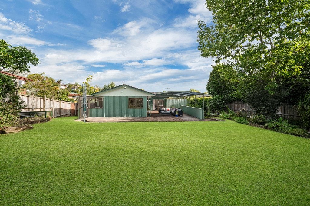 4 Janome Place, Bucklands Beach, Auckland - Carousel 1
