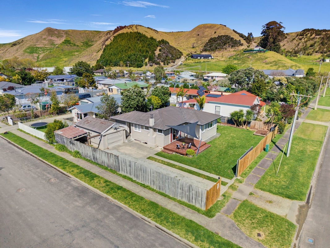 7 Duke Street, Tamarau, Gisborne, Gisborne - Carousel 2