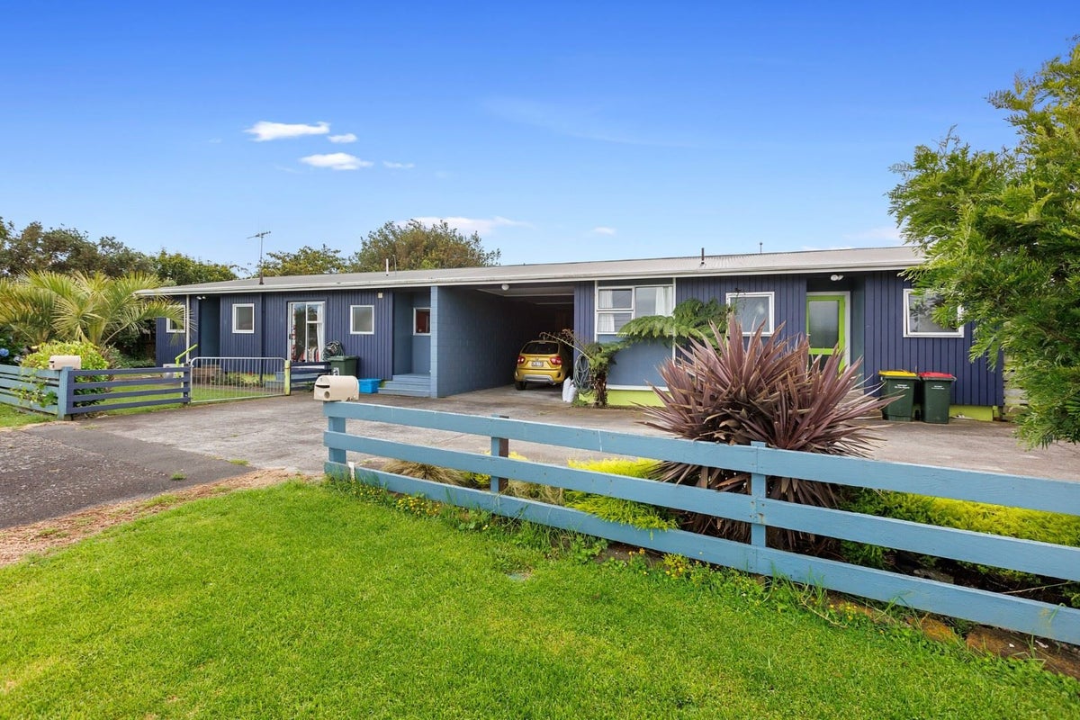 15 Gisborne Terrace, Opunake - Carousel 2