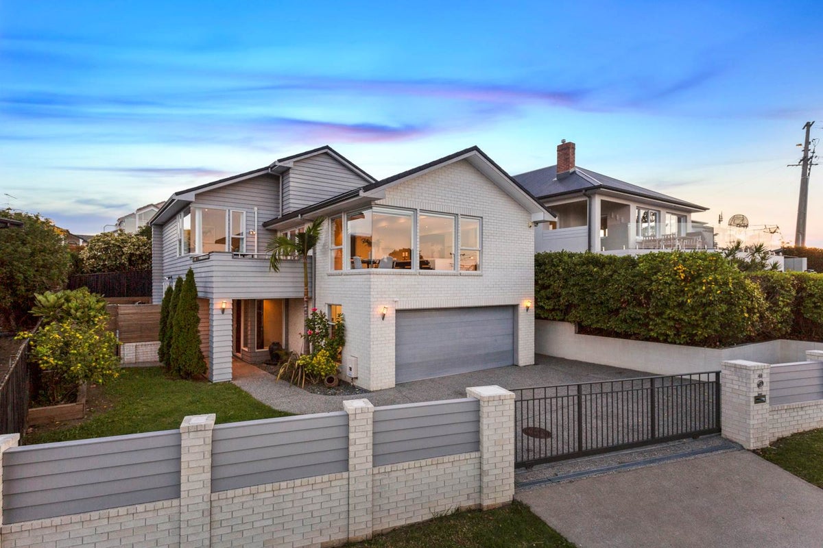 48 Quebec Road, Milford, Auckland - Carousel 1