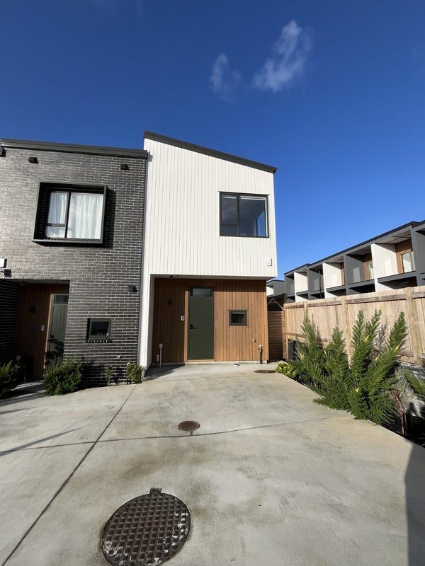 31 Kuaha Road, Massey, Auckland - Carousel 1