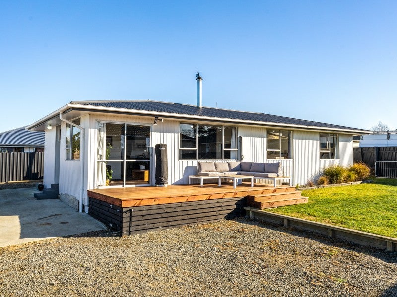 72A Perth Street, South Hill, Oamaru - Carousel 1